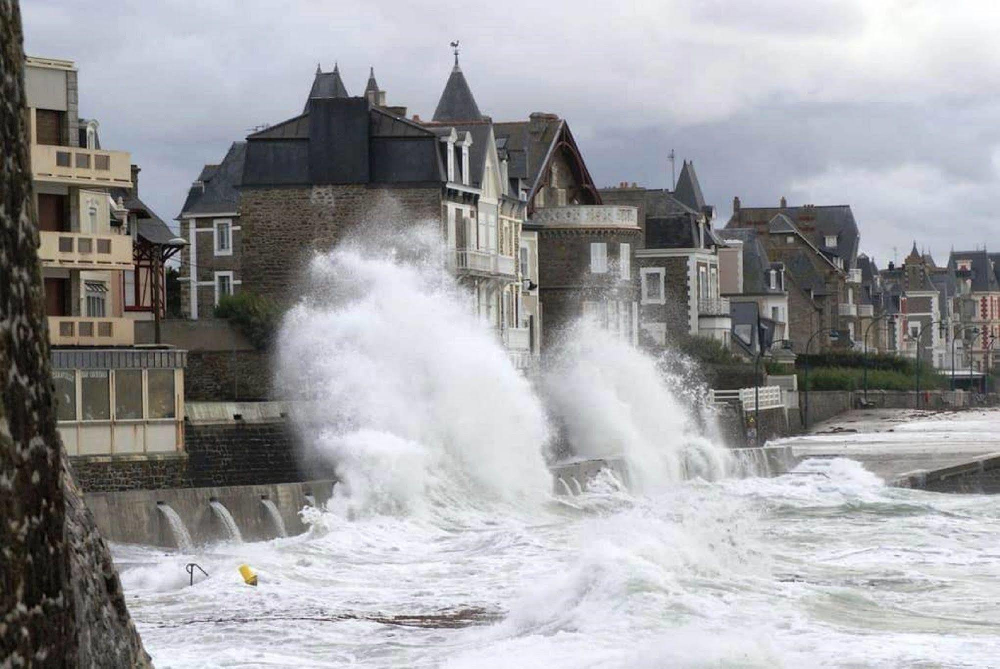Appartement Saint Malo Vue Sur Mer Et Sur Intra Muros, Ferry, Plage Et Commerces A 50 M Eksteriør billede